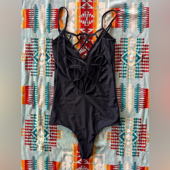 Issa de’ Mar São Paulo one piece swimsuit (med, 6-8) - Picture 2 of 5